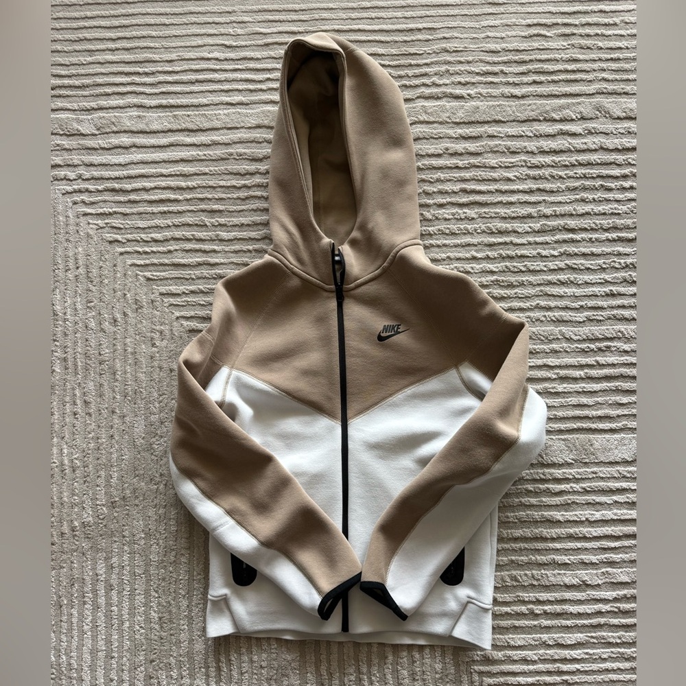 Nike Tec Tan and White Pullover Hoodie with Black Trim youth SZ Large.